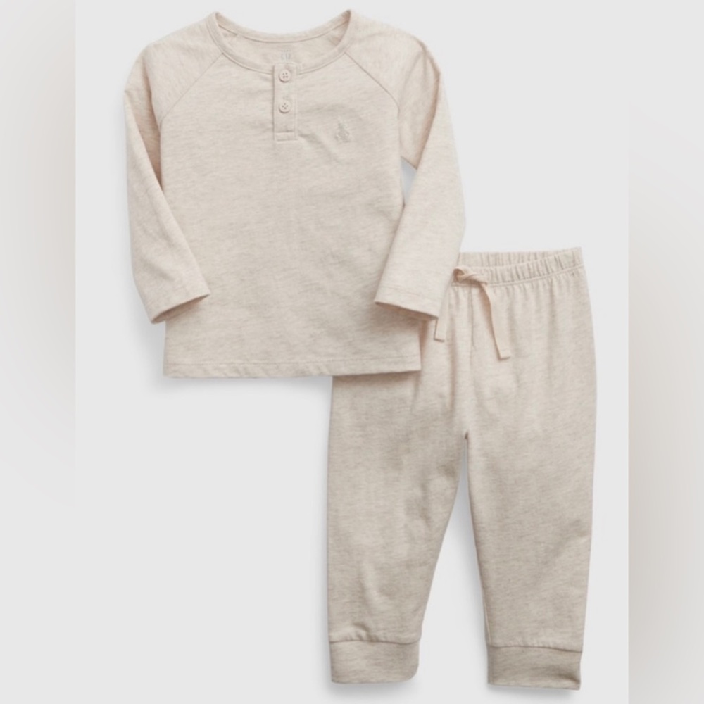 COPY - babyGap 100% Organic Cotton Henley 2 Piece Outfit Set in Oatmeal 0-3M